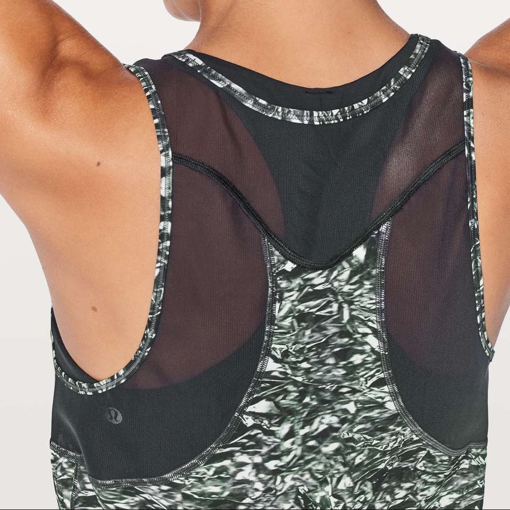 Lululemon Sculpt tank II size 6 black white